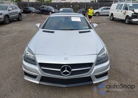 2012 Mercedes-Benz Slk z USA, uszkodzony, nr VIN WDDPK7FA4CF041353